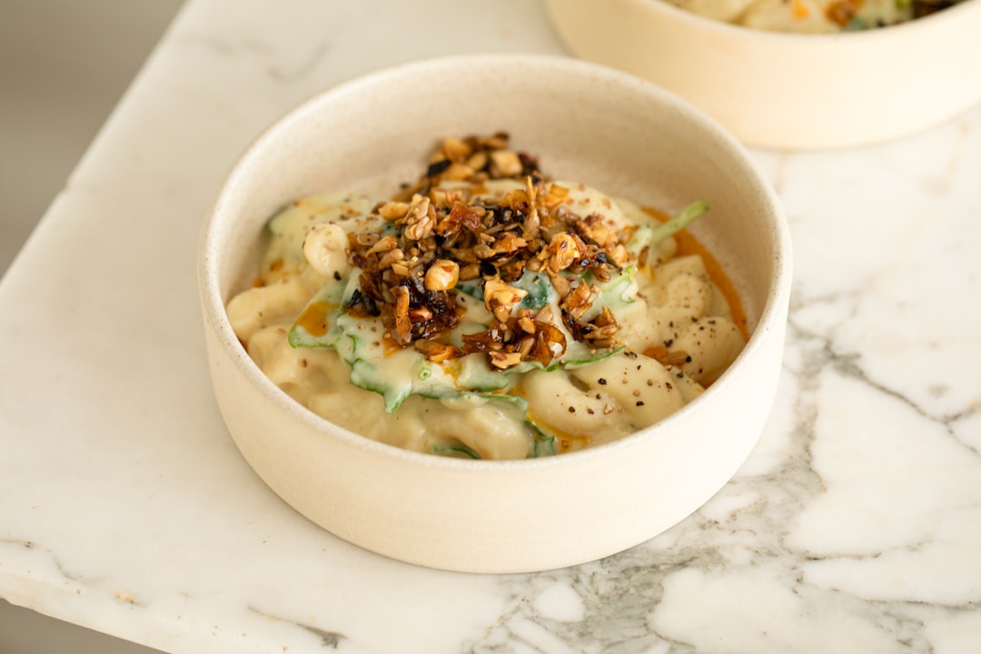 Cauliflower Pasta with Spinach and Spicy Chili Oil by Bakd&Raw, Karolin Silja Baitinger